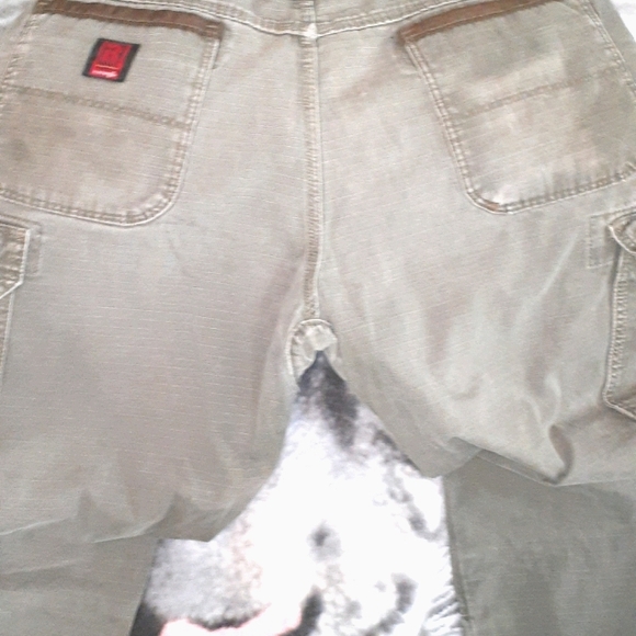 Wrangler riggs work gear - Picture 2 of 2